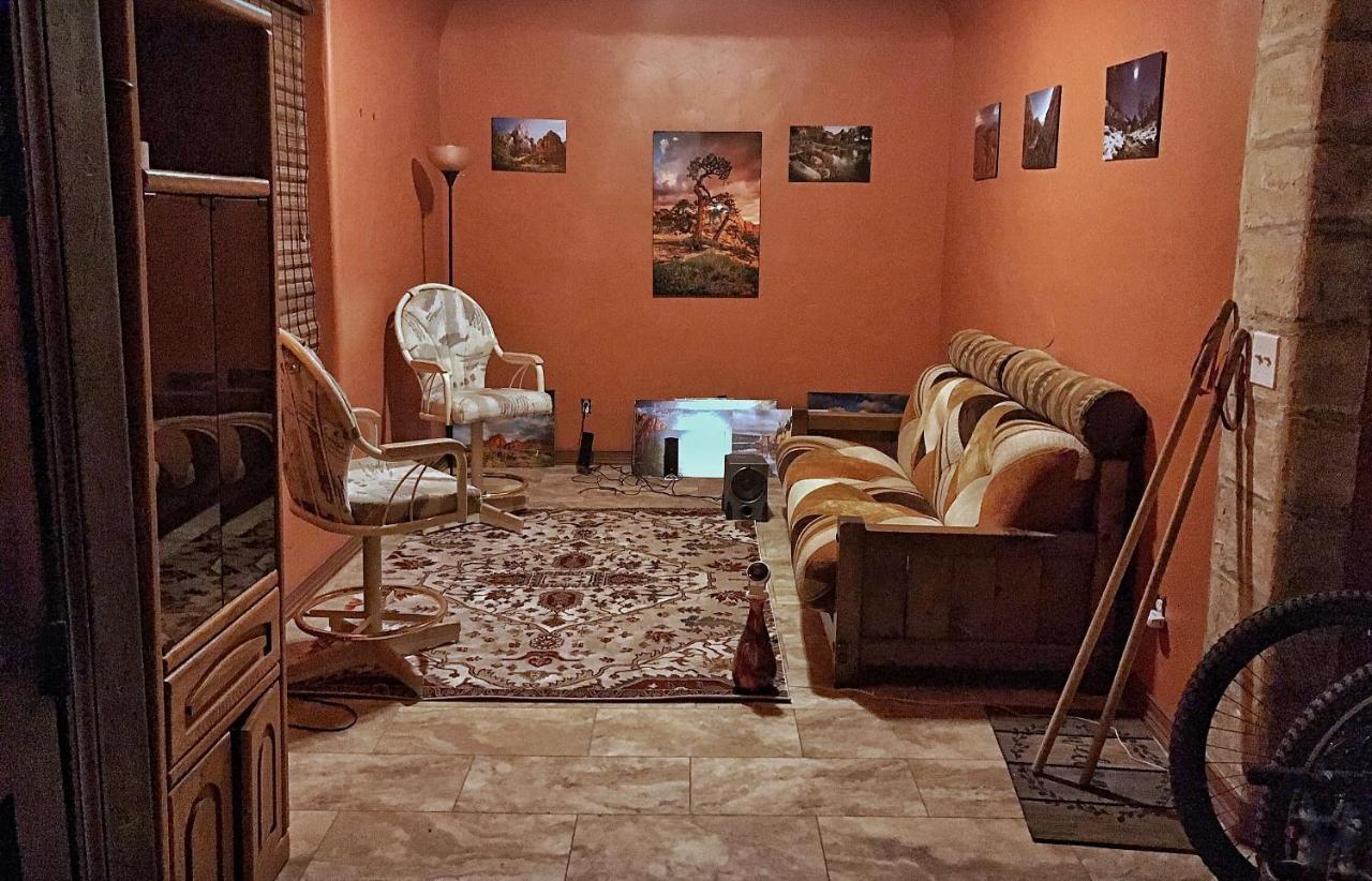 The Zion House - Affordable Bedrooms Hurricane Esterno foto